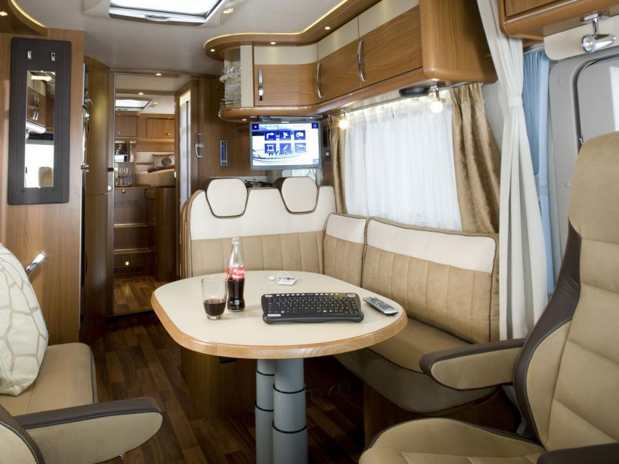 Интерьер Hymer B779 XL 2009 года  (фото 2 из 16)